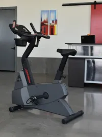 Lifefitness C9i Upright Bike