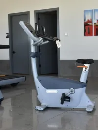 Precor UBK-835 Upright Bike
